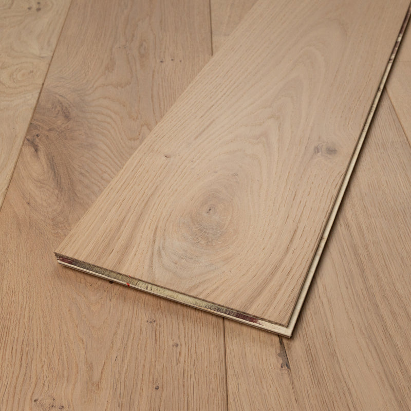 Engineered Classic Oak Flooring 15mm x 220 Invisible Lacquered