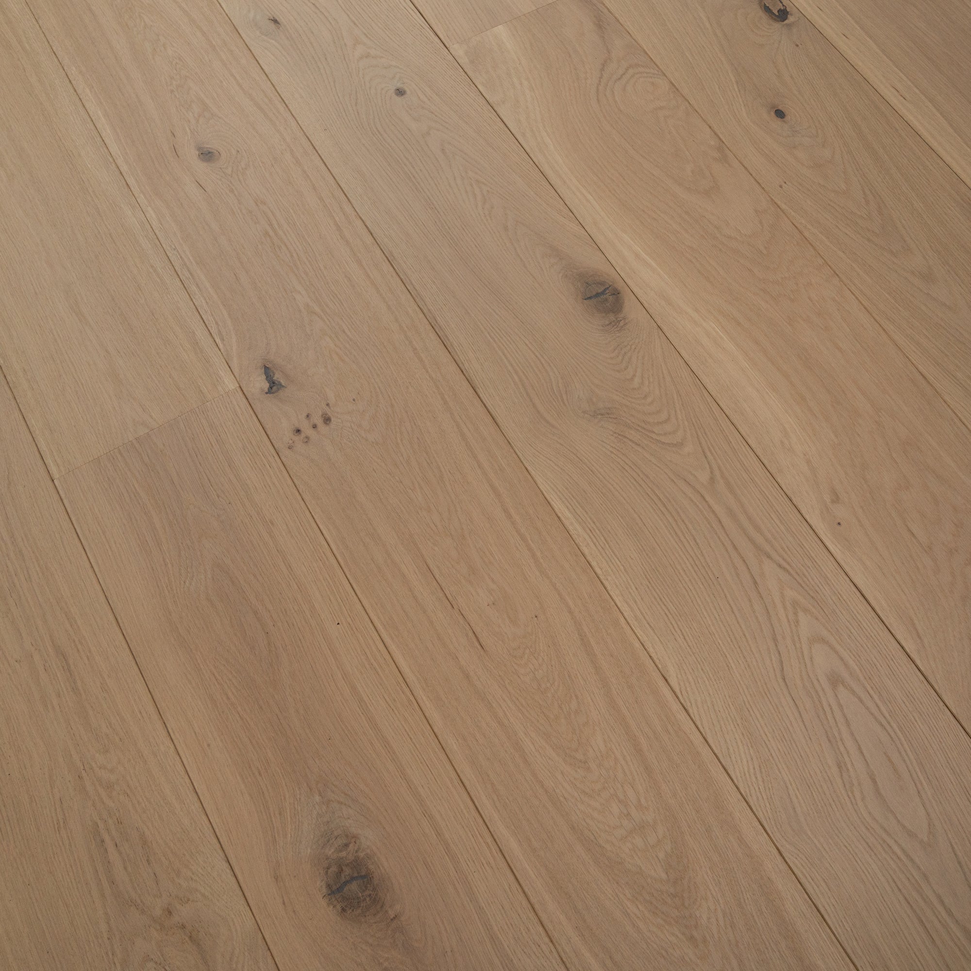 Engineered Classic Oak Flooring 20mm x 190 Invisible Lacquered