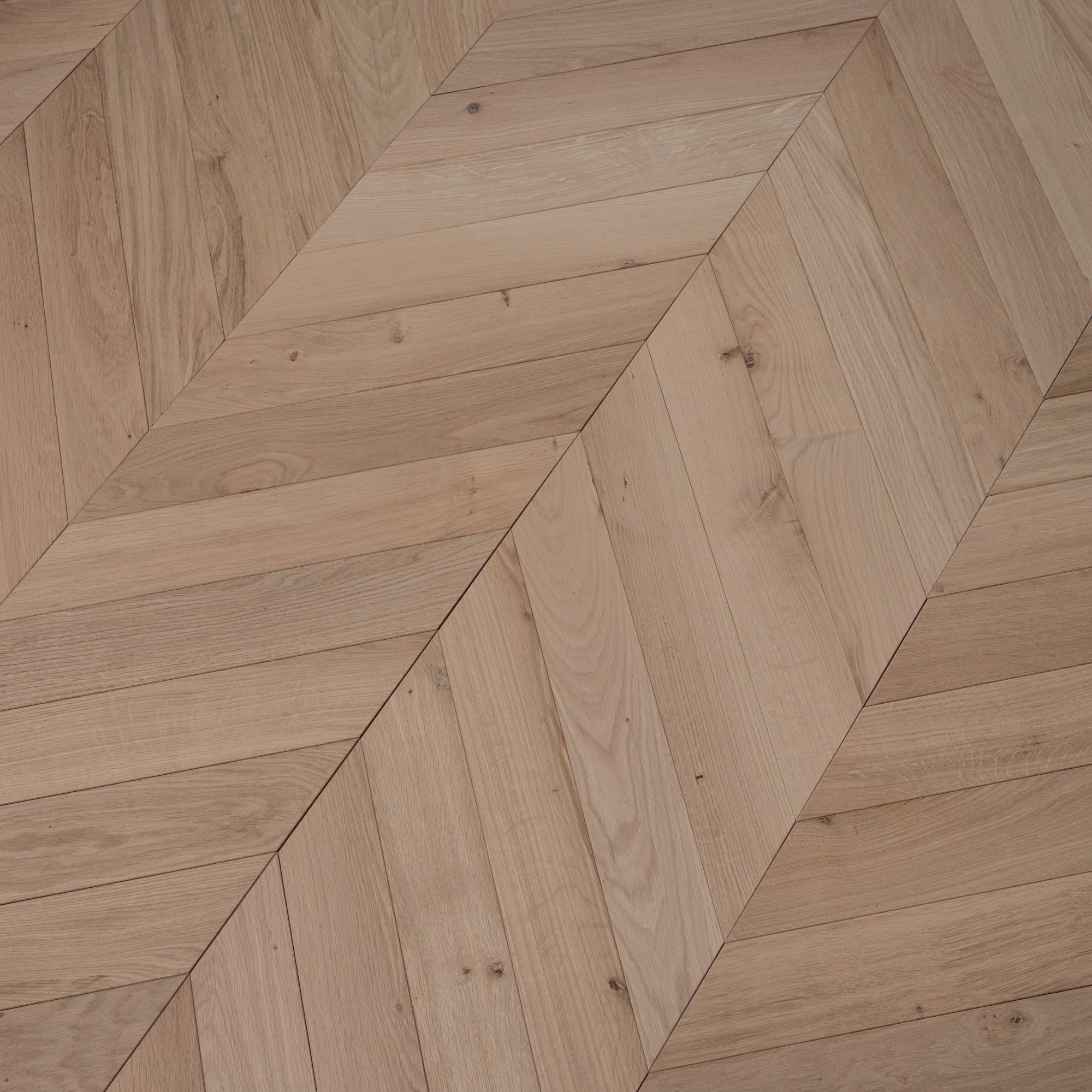 Chevron Engineered Classic Oak 14mm x 90mm - Unfinished