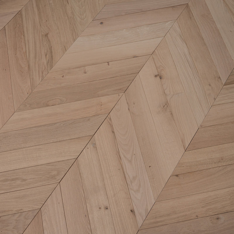 Chevron Engineered Classic Oak 14mm x 90mm - Unfinished
