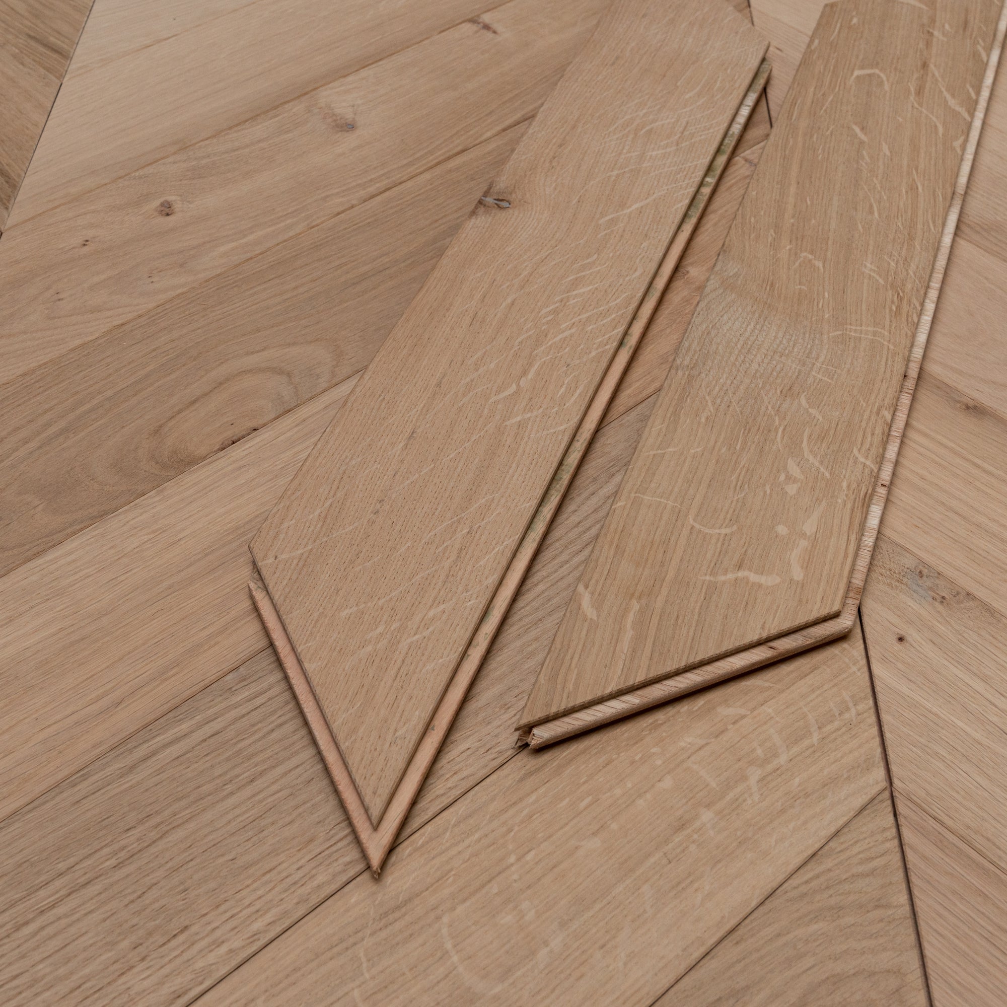 Chevron Engineered Classic Oak 14mm x 90mm - Unfinished