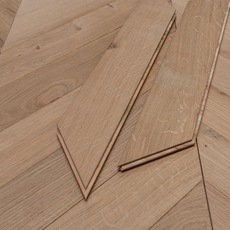 Chevron Engineered Classic Oak 14mm x 90mm - Unfinished