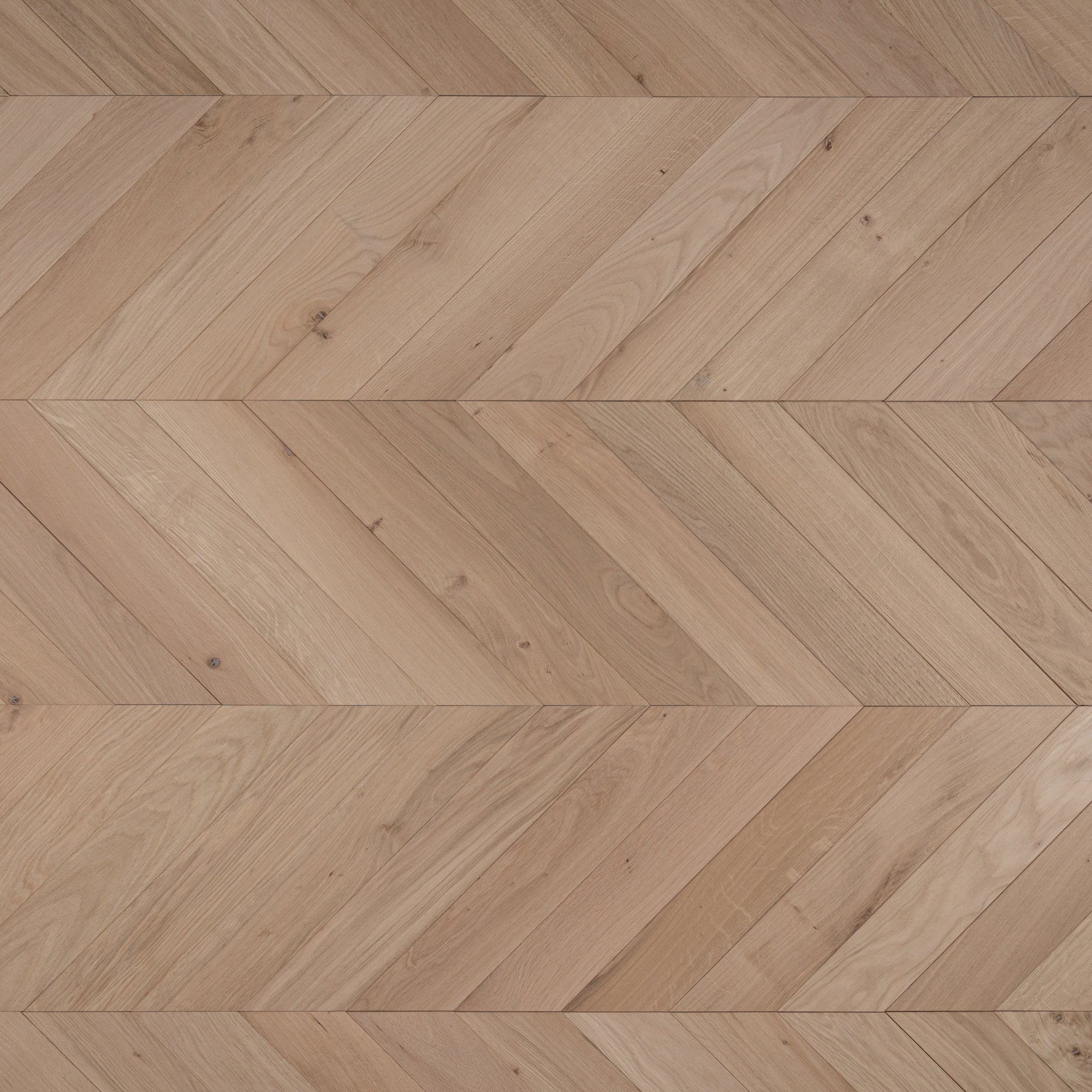 Chevron Engineered Classic Oak 14mm x 90mm - Unfinished