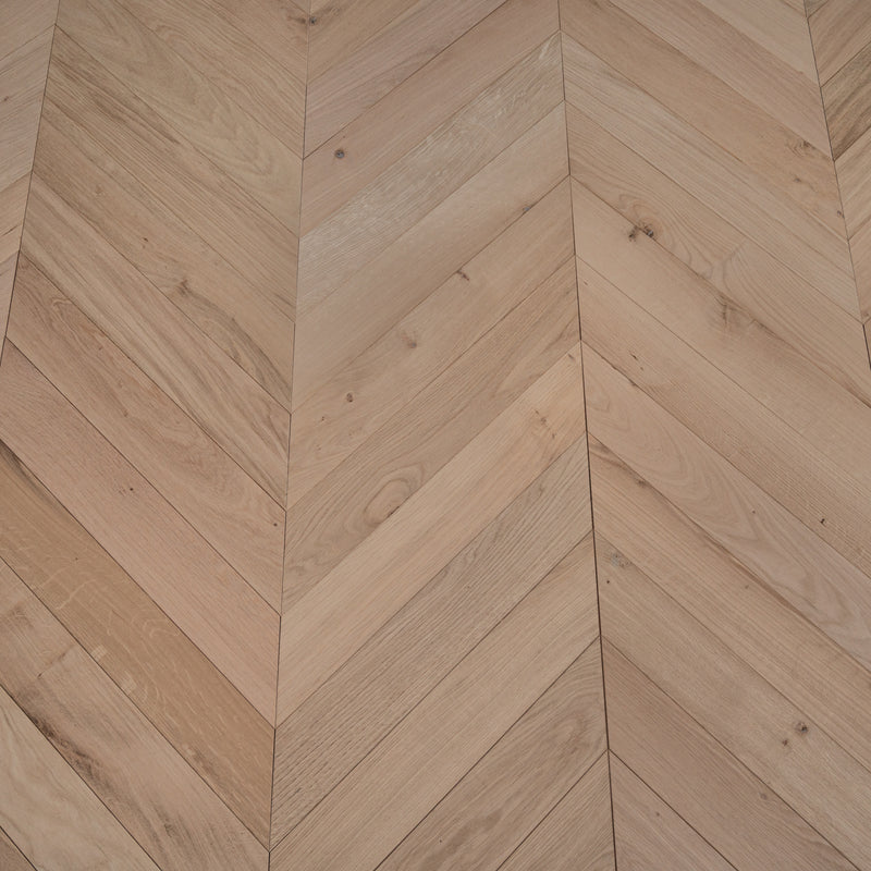 Chevron Engineered Classic Oak 14mm x 90mm - Unfinished
