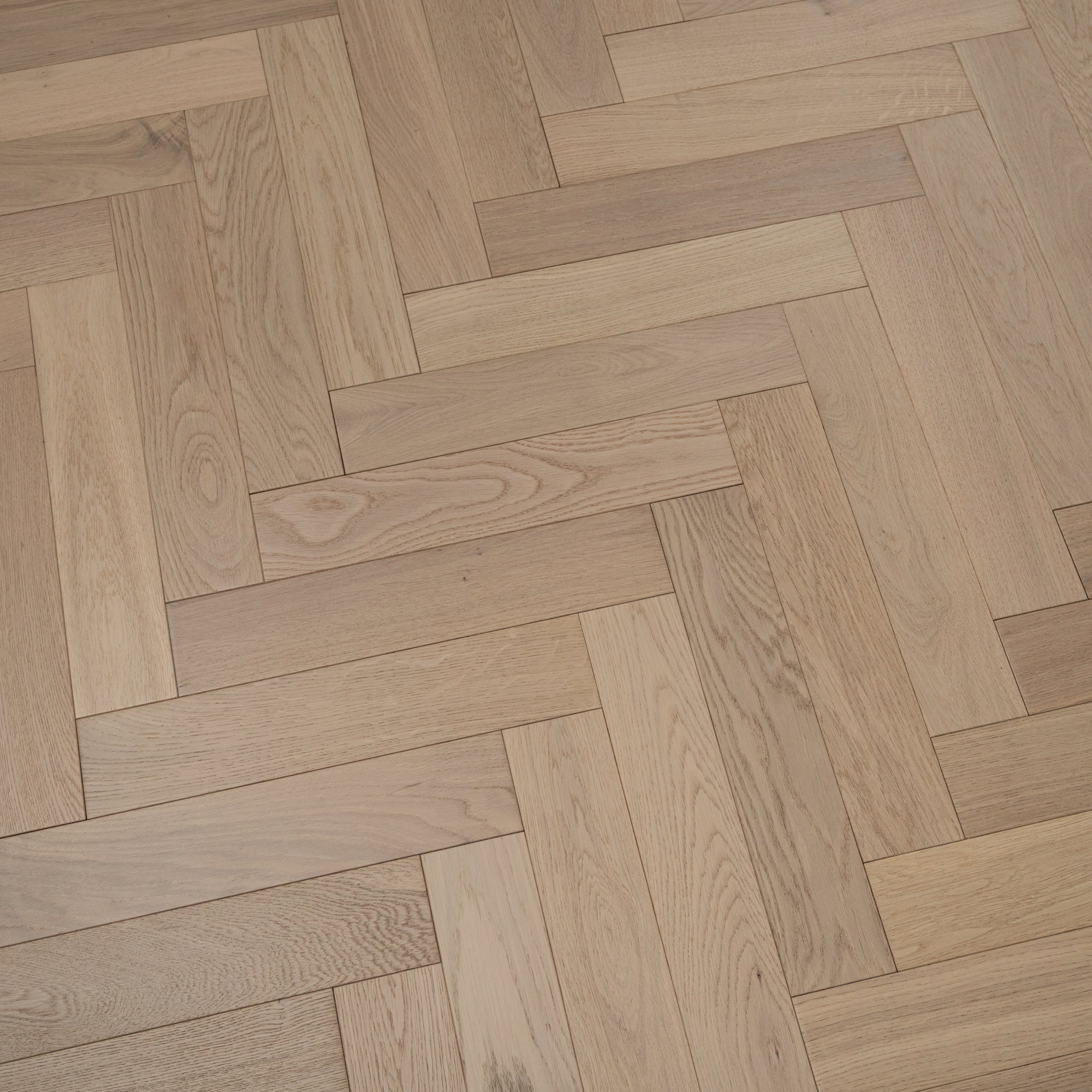 Herringbone Engineered Prime Oak 14mm x 90mm Invisible Lacquered