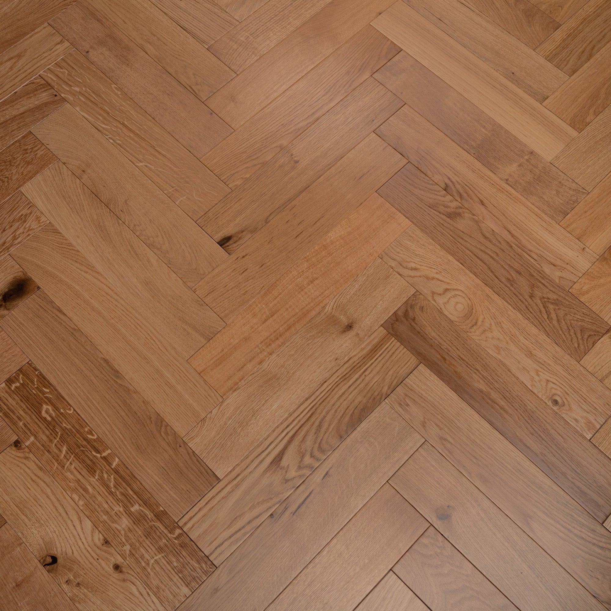Herringbone Engineered Classic Oak 14mm x 90mm Lacquered