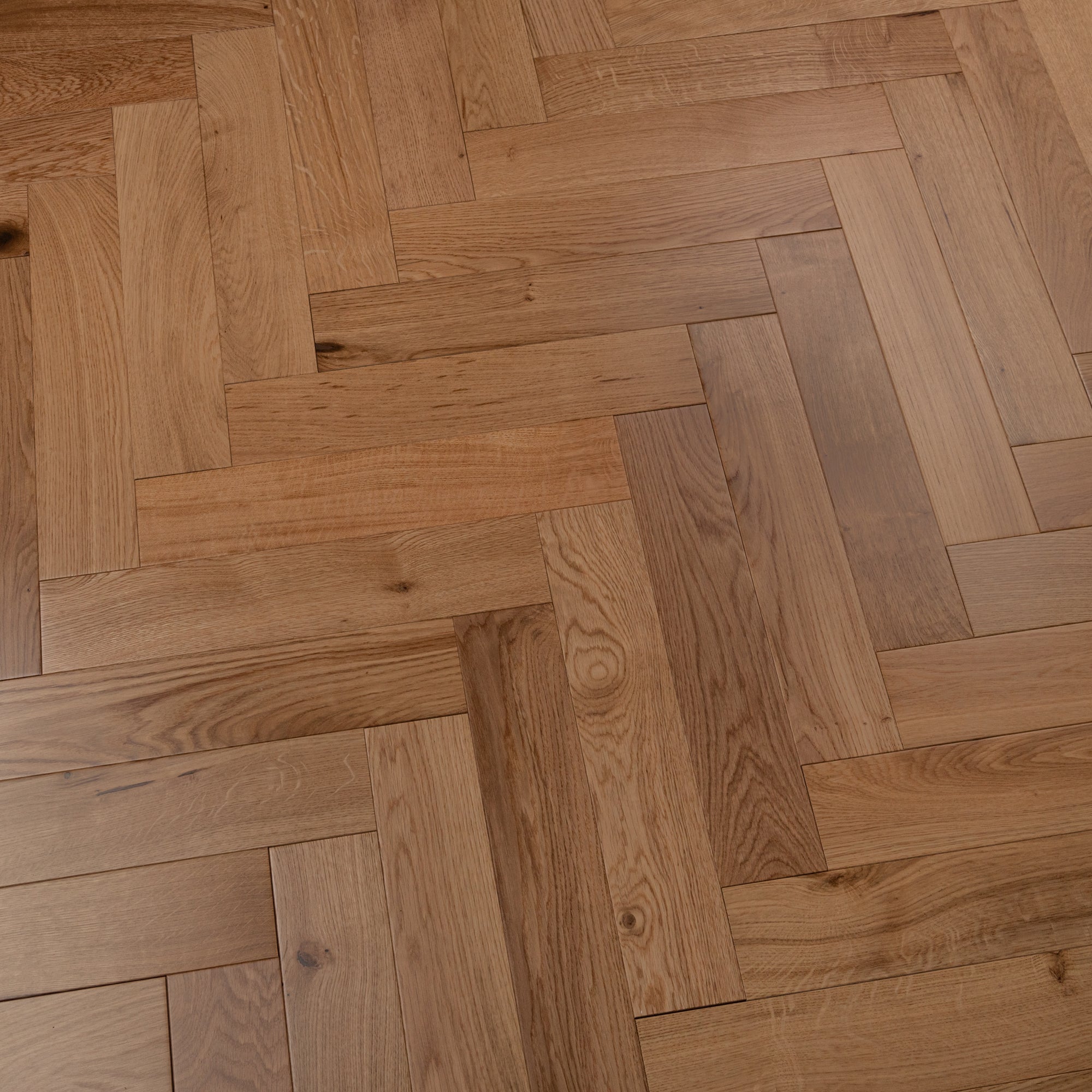 Herringbone Engineered Classic Oak 14mm x 90mm Lacquered