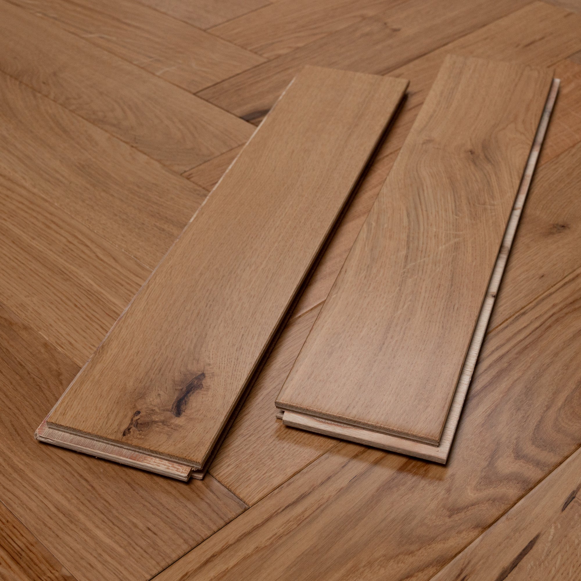 Herringbone Engineered Classic Oak 14mm x 90mm Lacquered