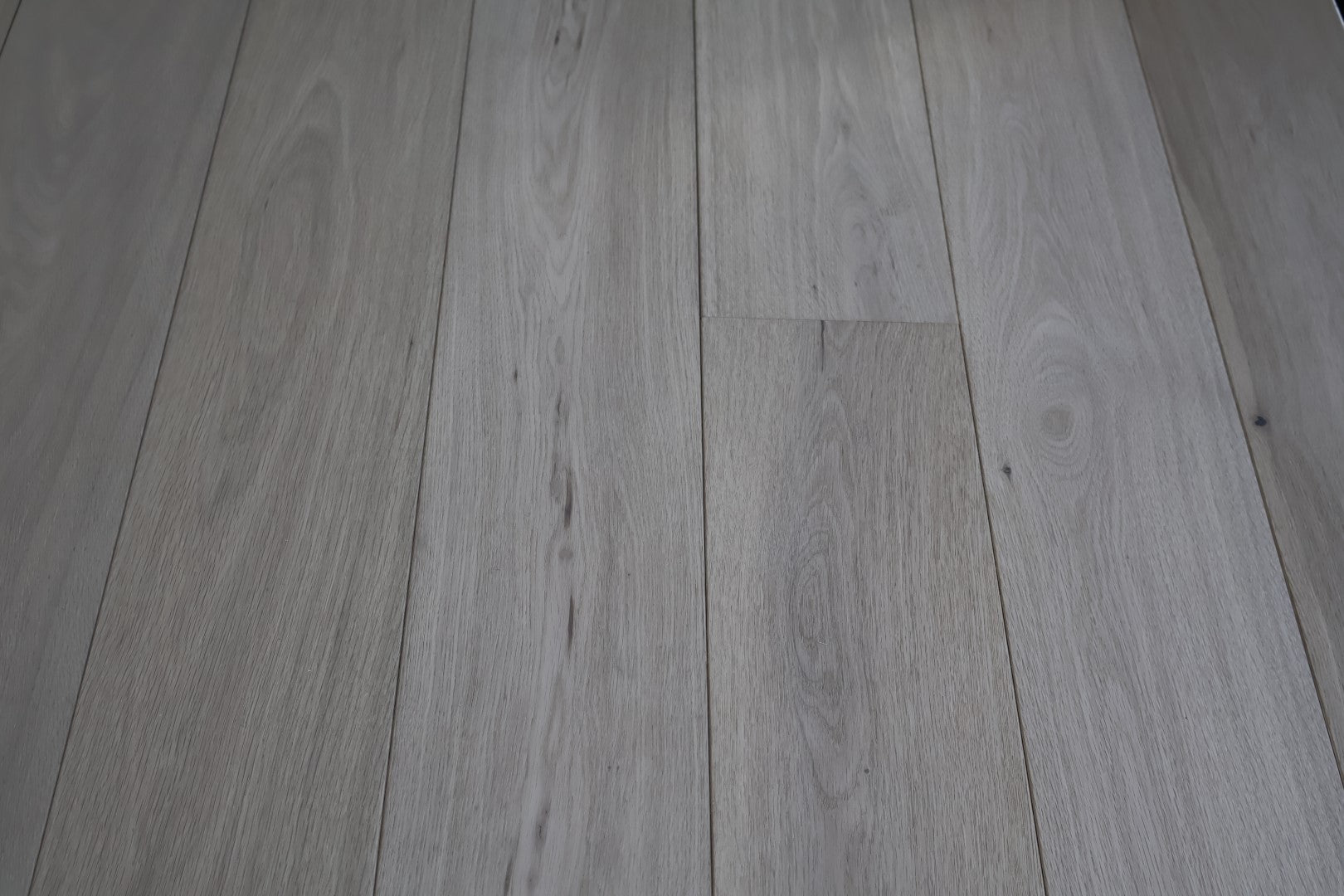 Engineered Prime Oak Flooring 14mm x190 Invisible Lacquered