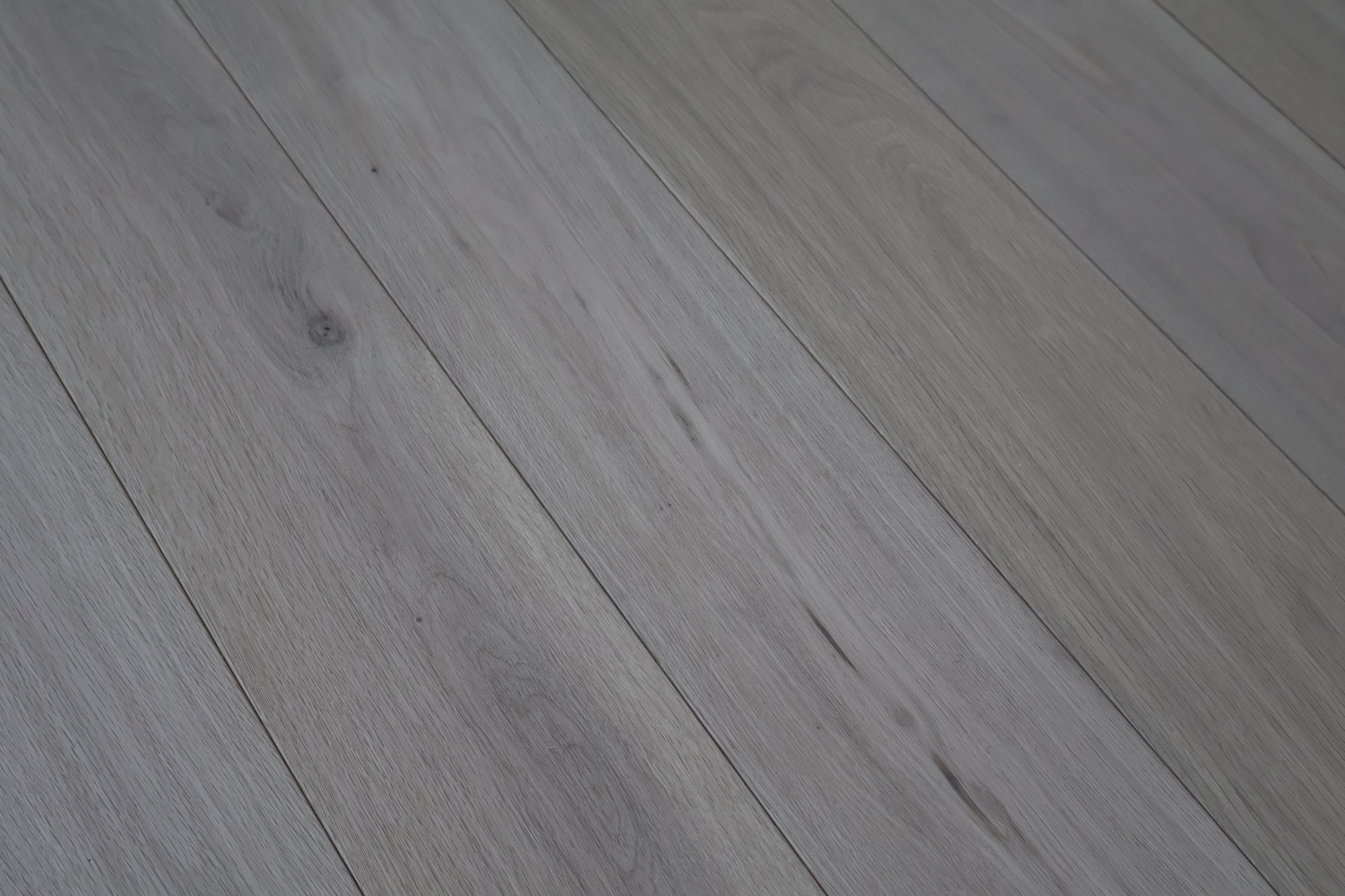 Engineered Prime Oak Flooring 14mm x190 Invisible Lacquered