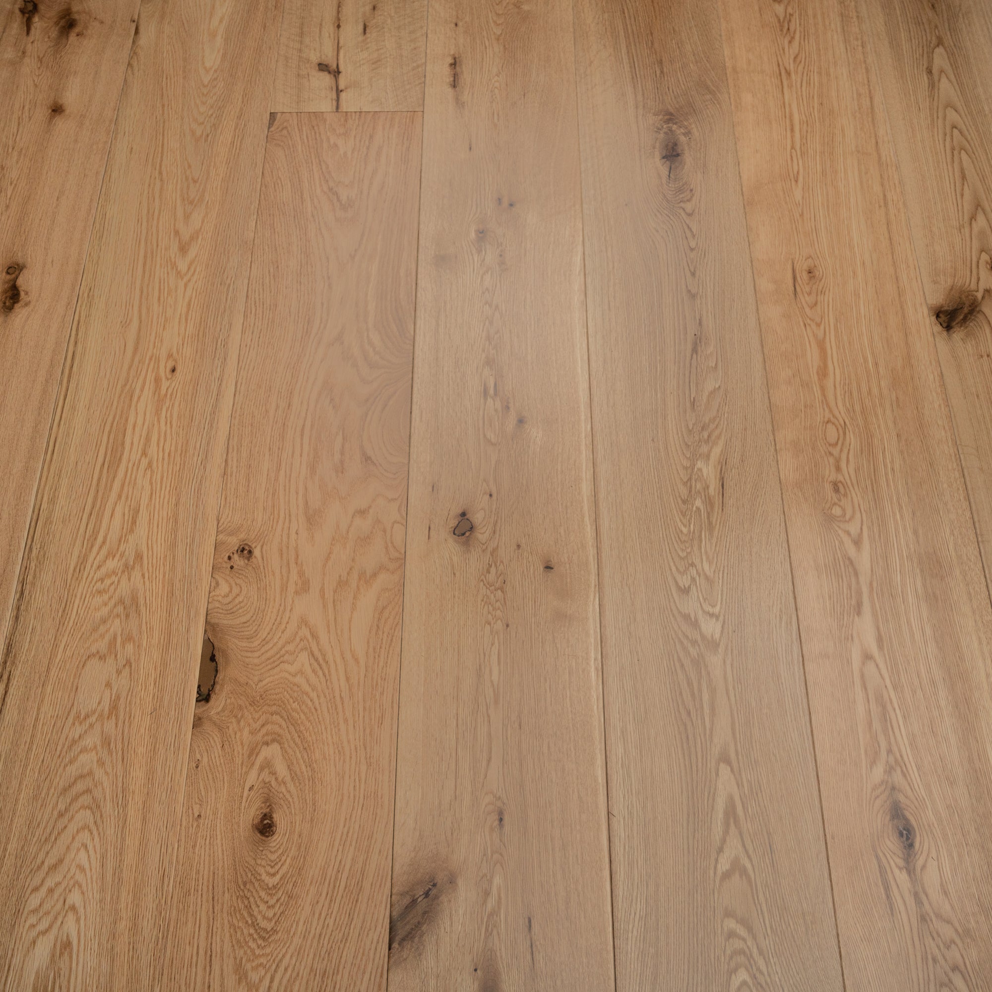 Engineered Classic Oak Flooring 14mm x190 Lacquered