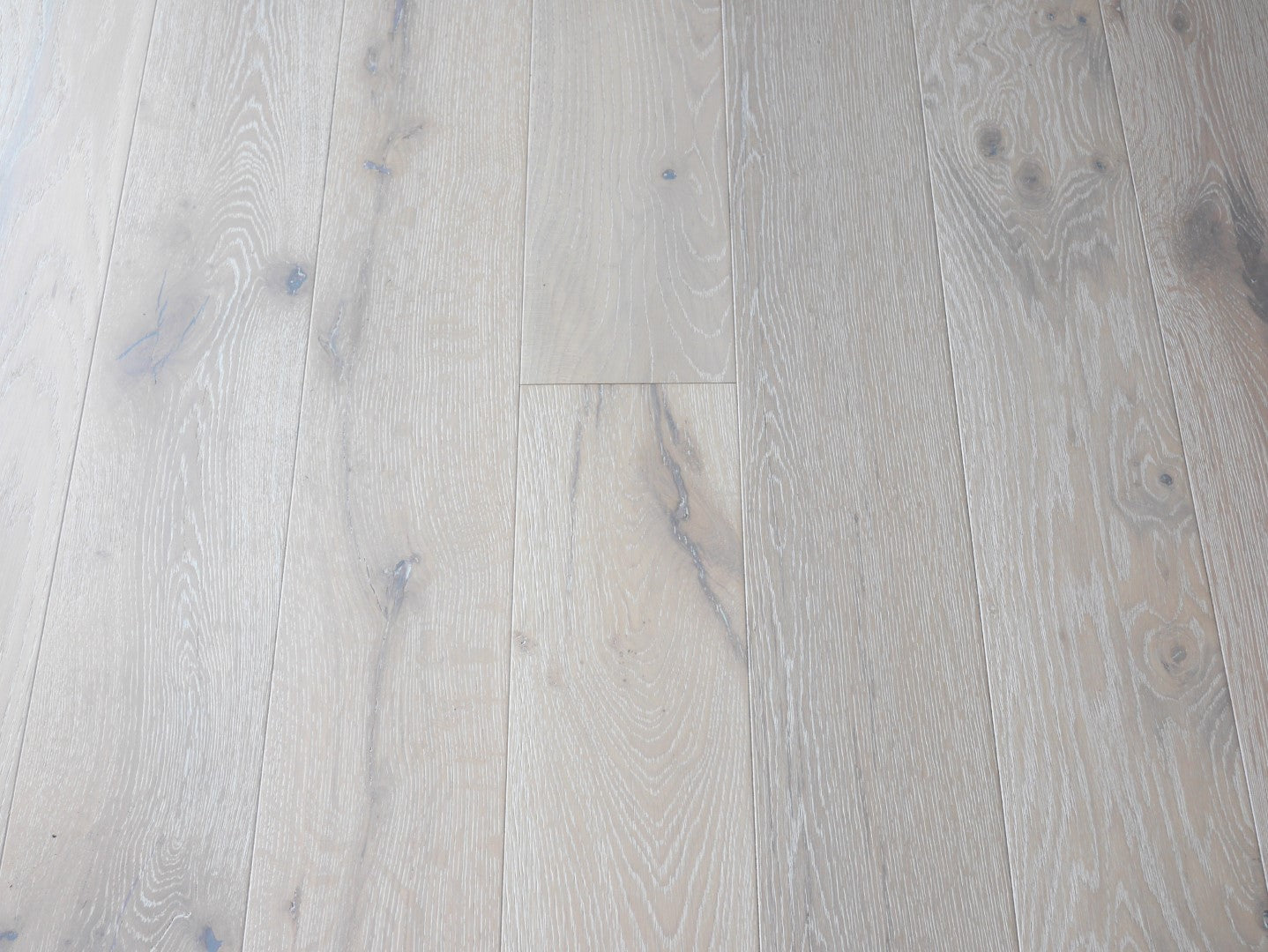 Engineered Rustic Oak Flooring 14mm x 190 White Washed