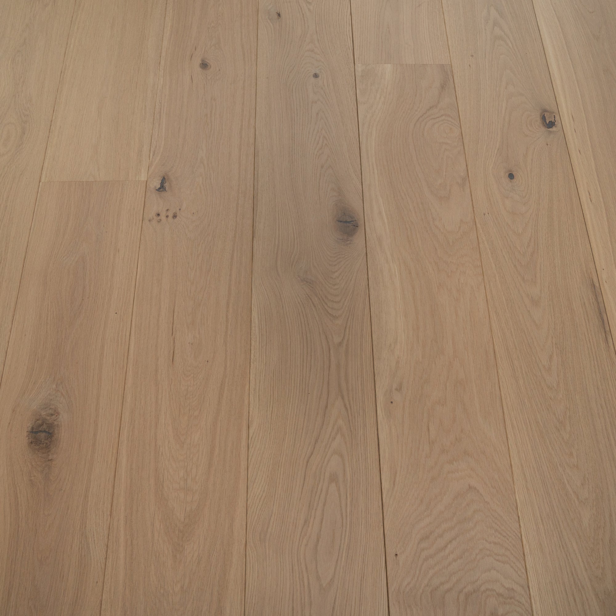 Engineered Classic Oak Flooring 20mm x 190 Invisible Lacquered
