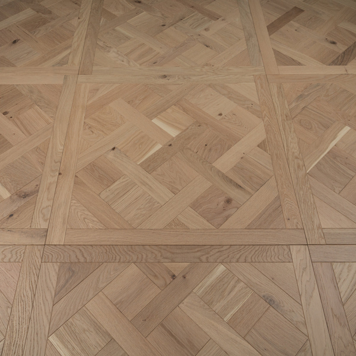 Wood Versailles 800x800mm - Invisible Lacquered