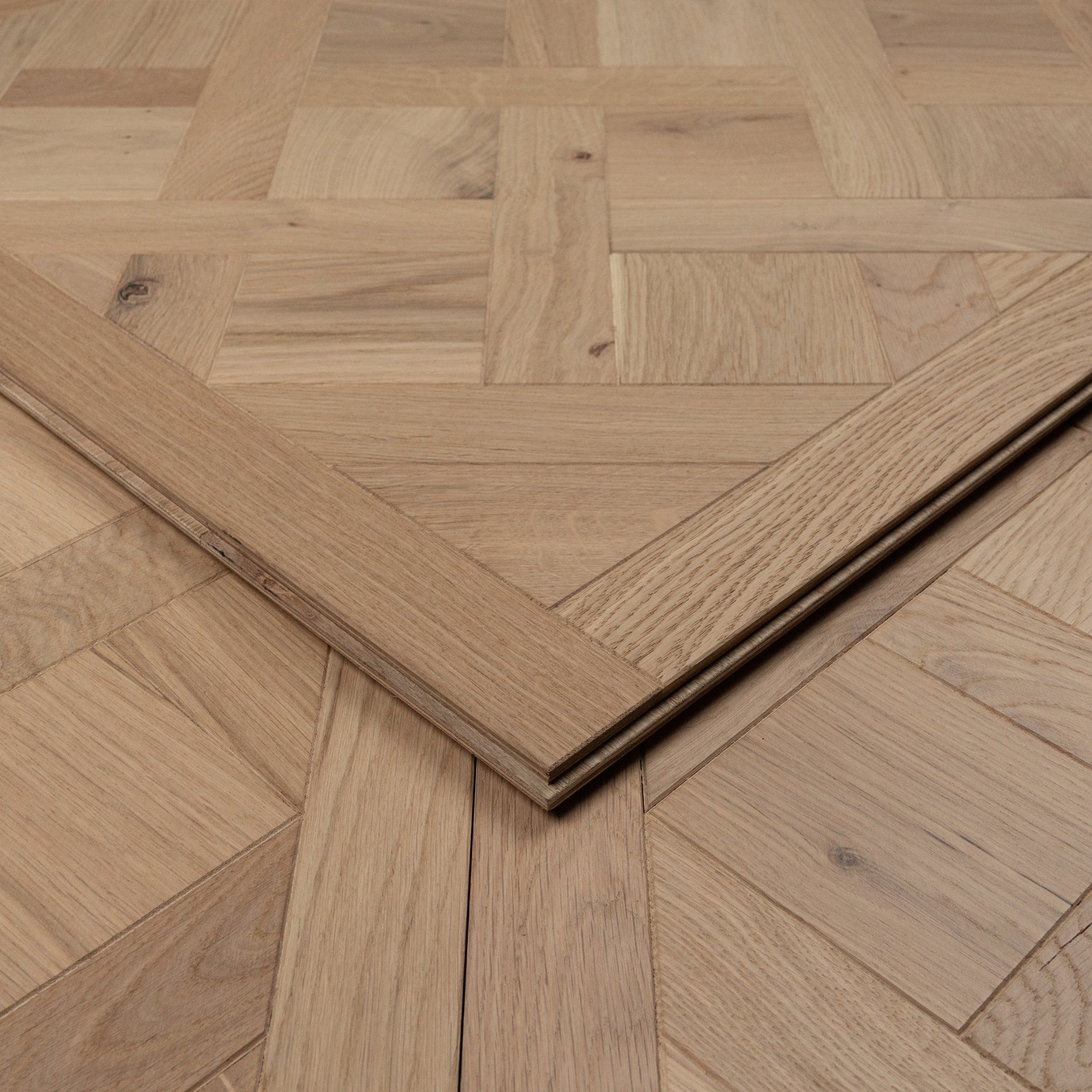 Wood Versailles 800x800mm - Invisible Lacquered