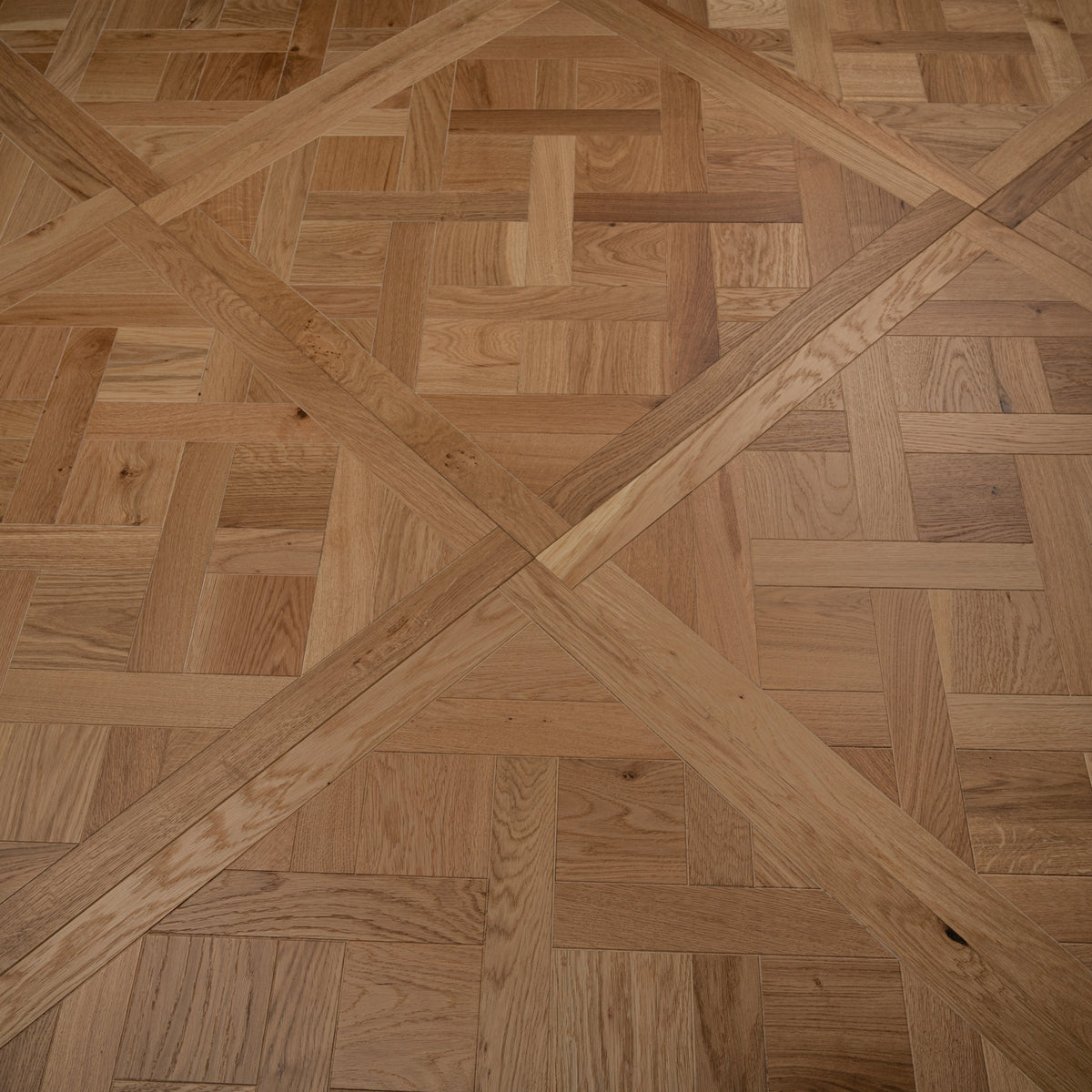 Wood Versailles 800x800mm - Lacquered